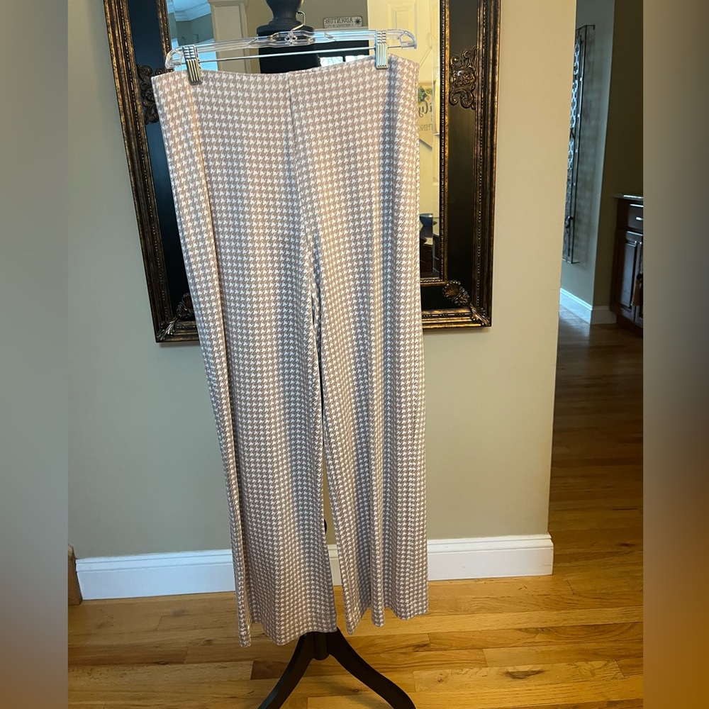 Saks Fifth Avenue Tan and Cream Houndstooth Knit Pants